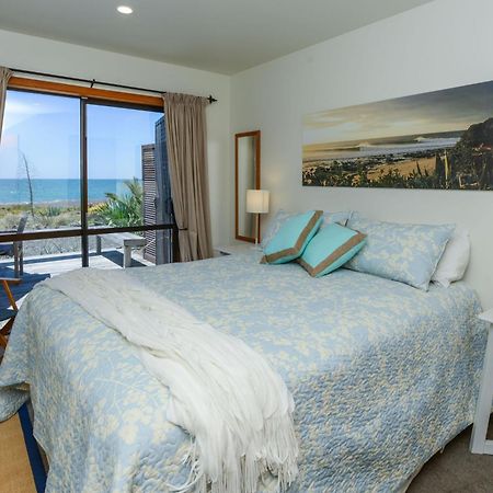 Absolute Beachfront B&B 네이피어 객실 사진